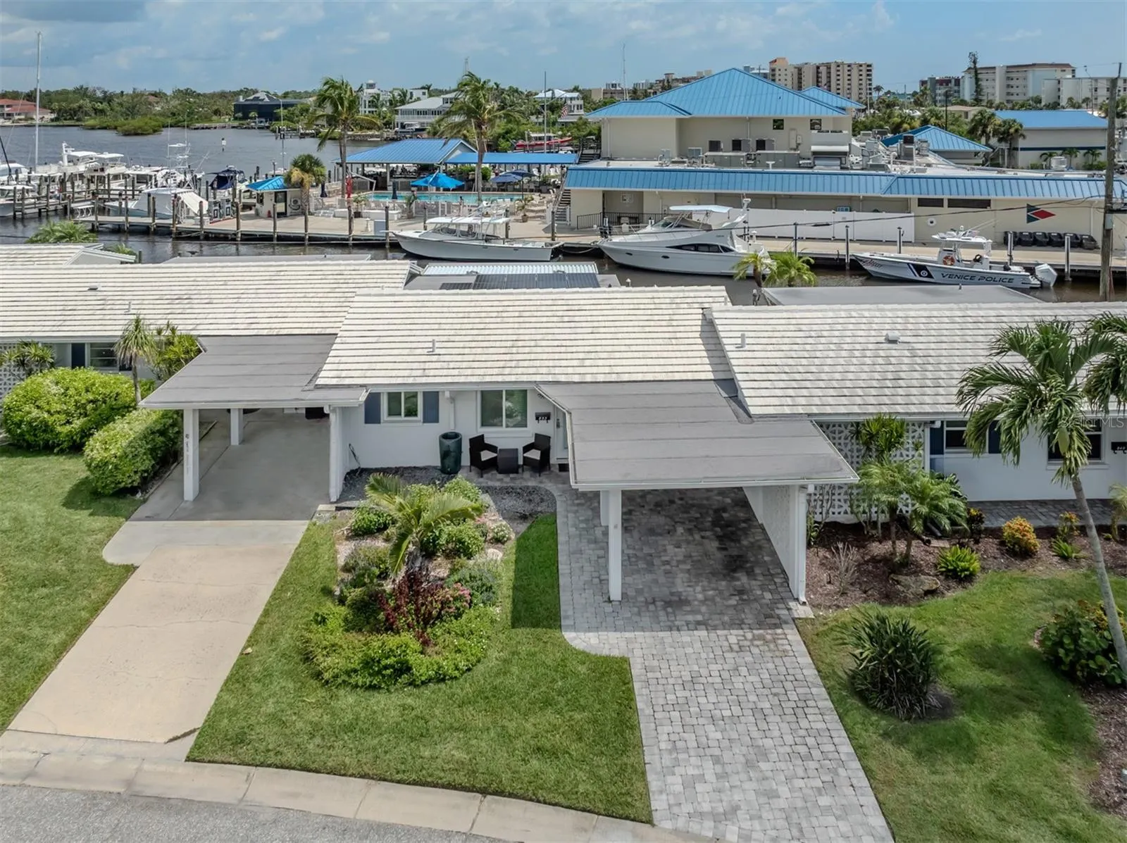 853 WHITE CAP CIR #18, #18