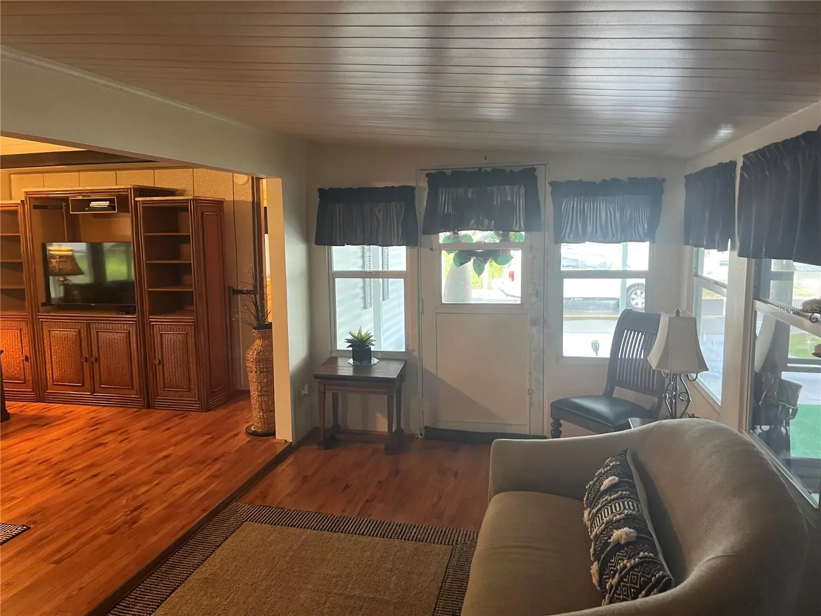 401 ROMA RD