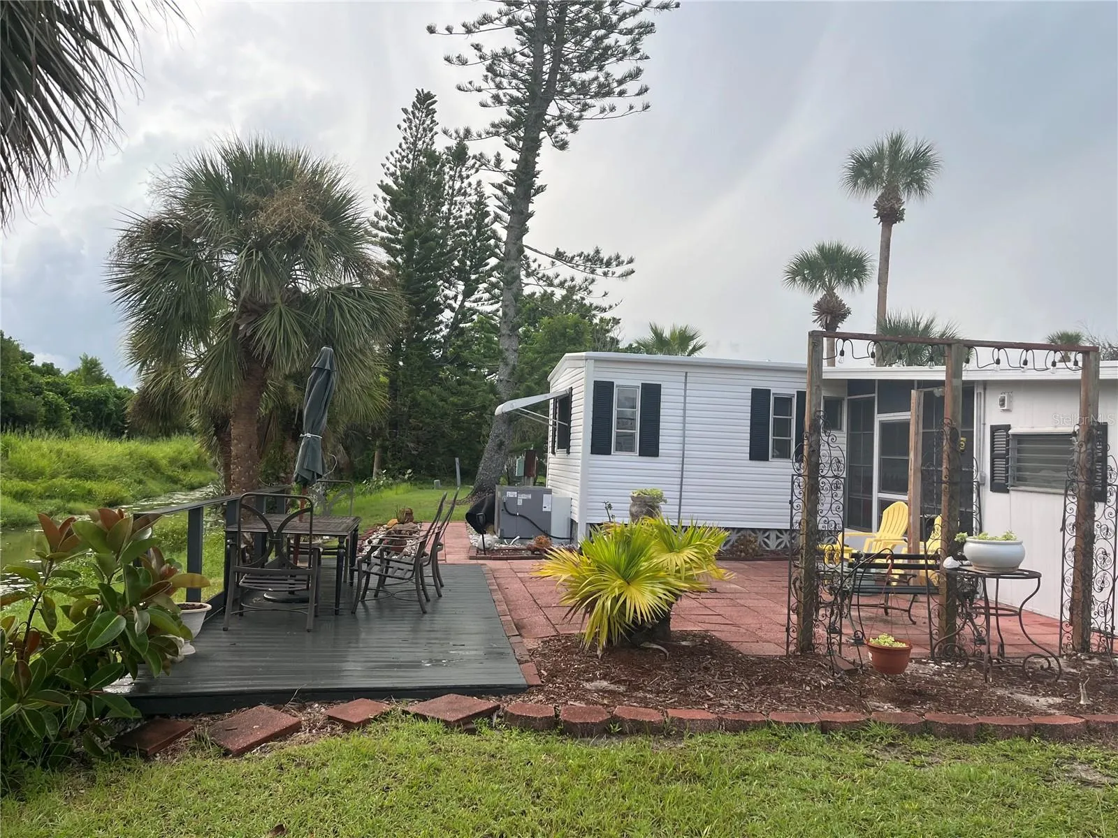 401 ROMA RD