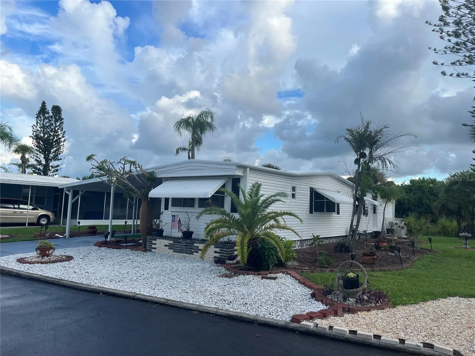 401 ROMA RD