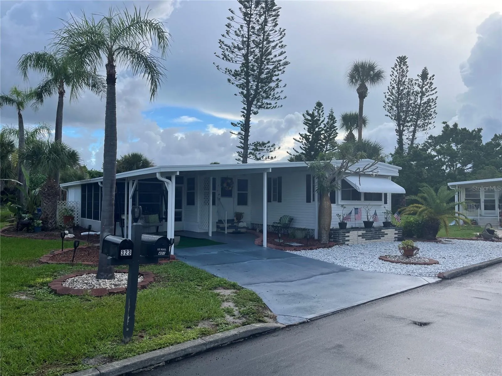 401 ROMA RD
