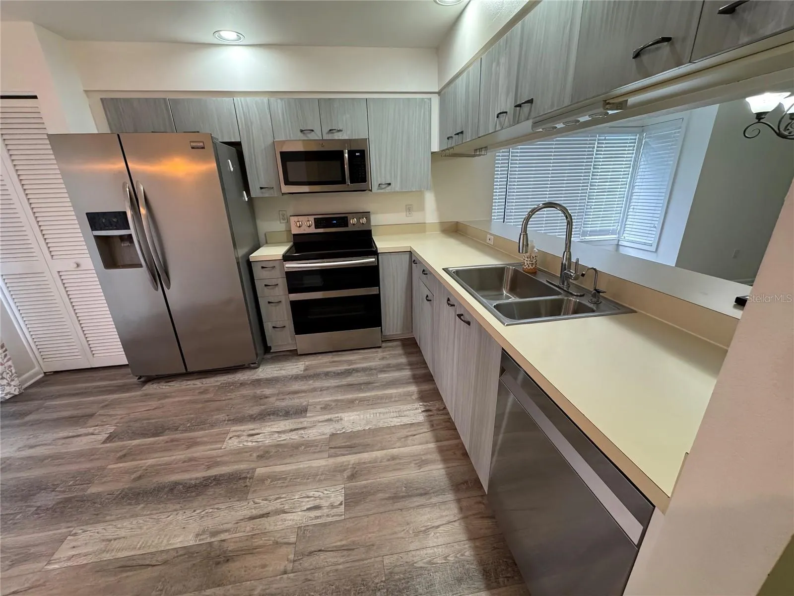 3145 WINDRUSH BOURNE #52, #52