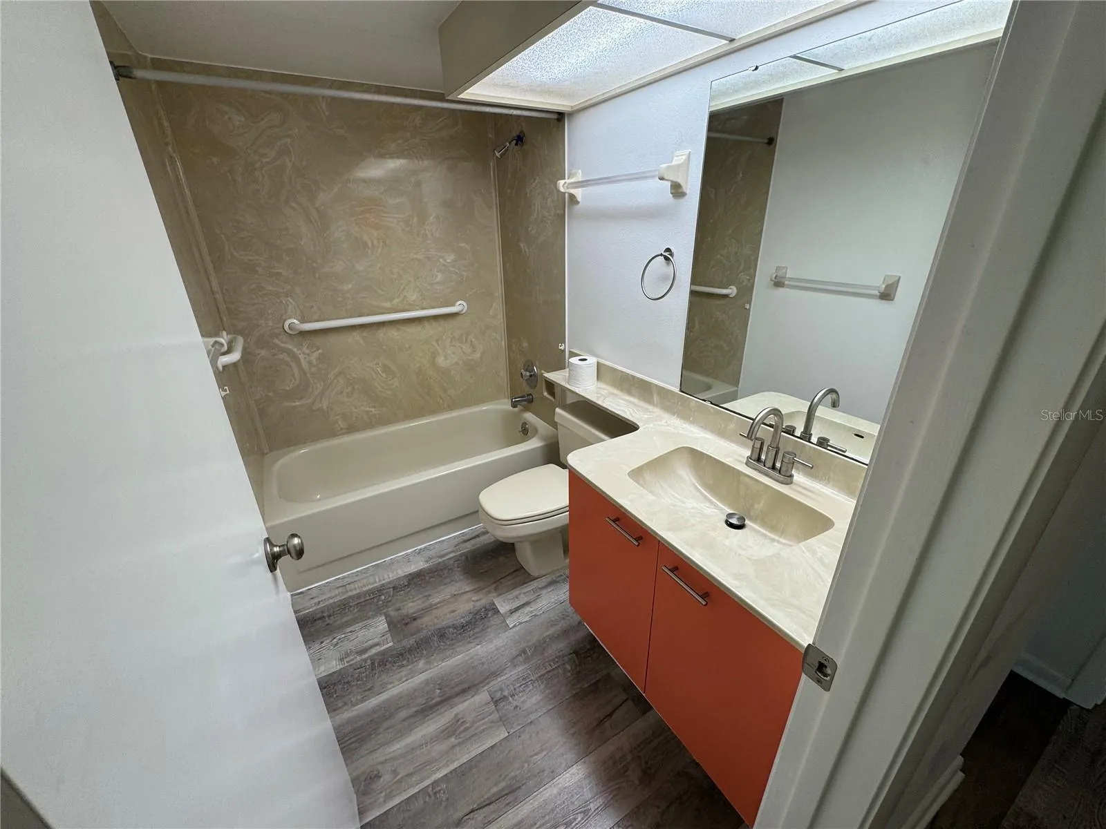 3145 WINDRUSH BOURNE #52, #52