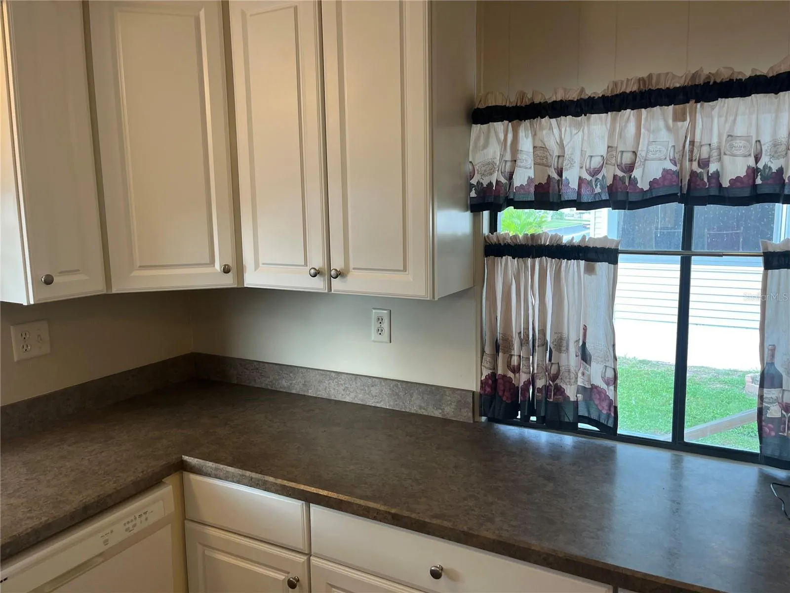 908 JOLANDA CIR