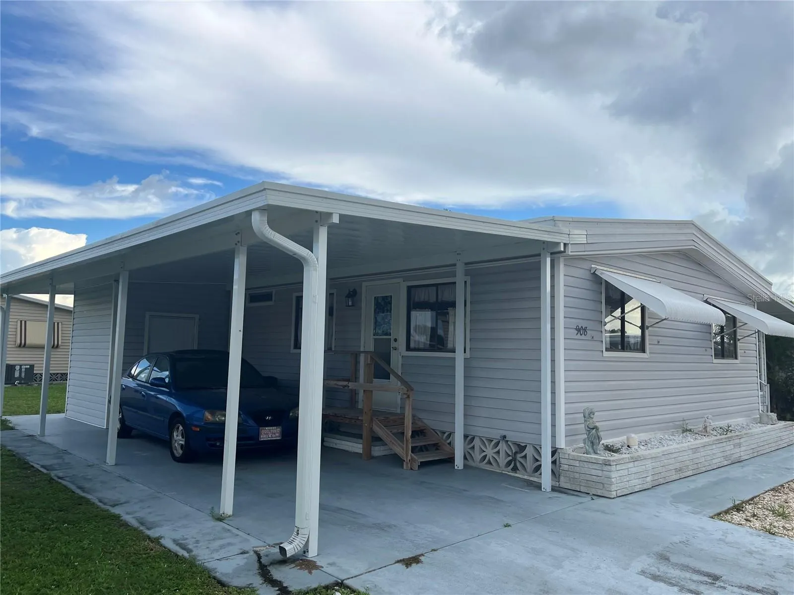 908 JOLANDA CIR