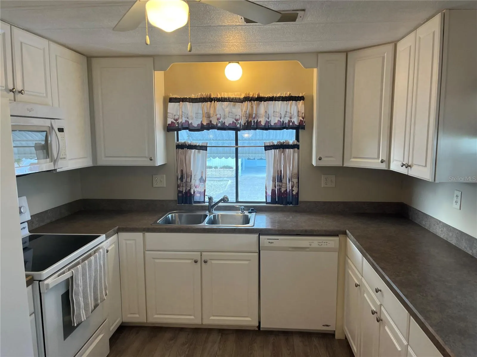 908 JOLANDA CIR