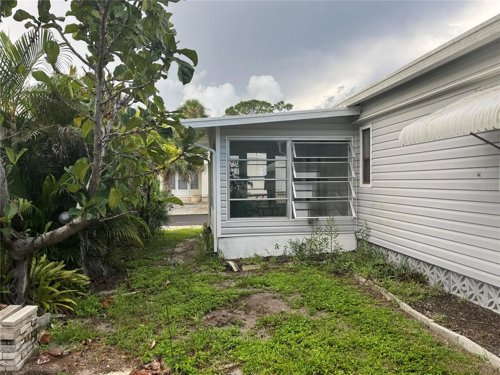 908 JOLANDA CIR