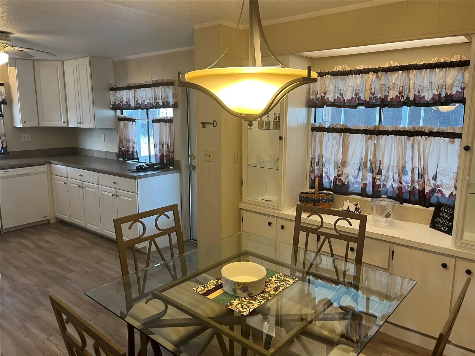 908 JOLANDA CIR