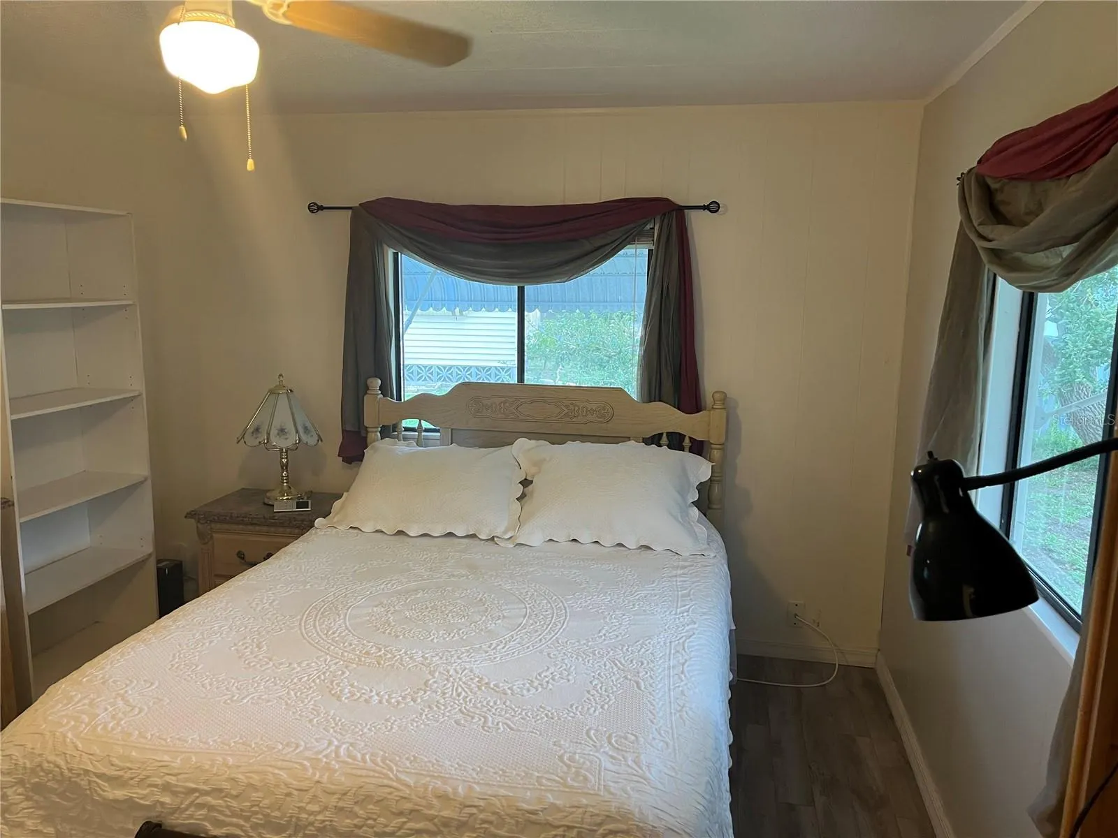 908 JOLANDA CIR