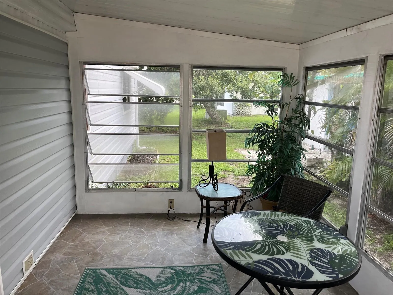 908 JOLANDA CIR