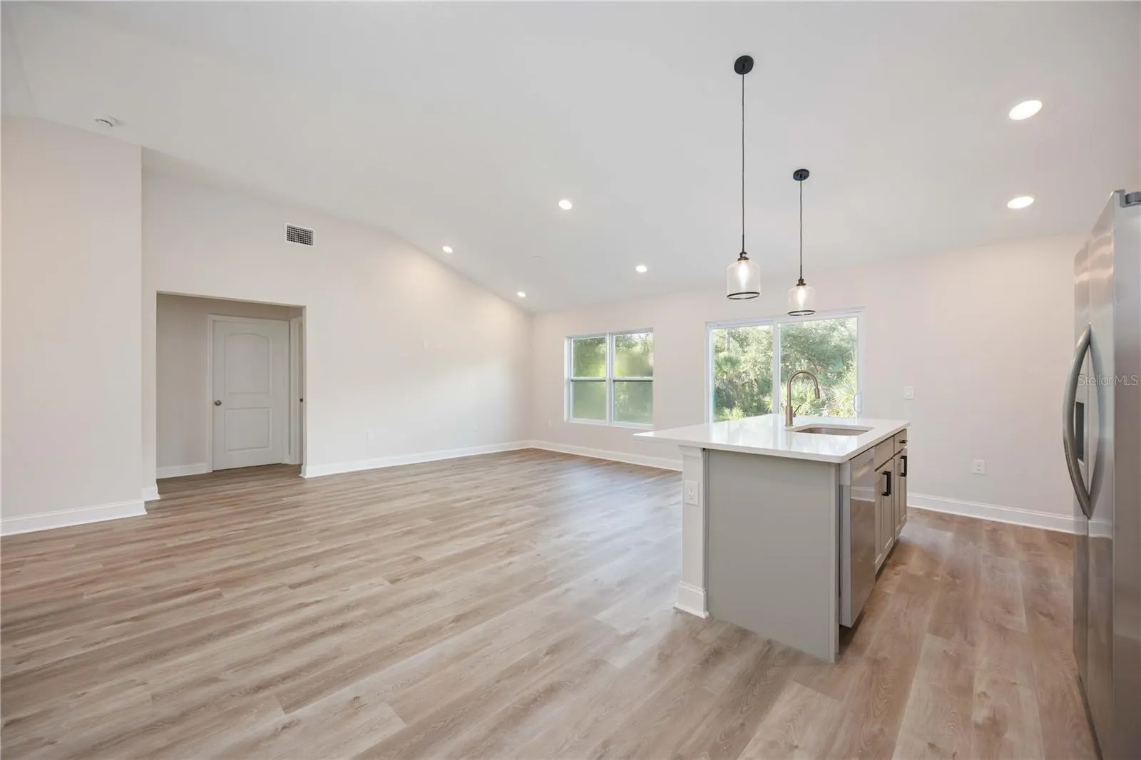 2765 DUMONT LN