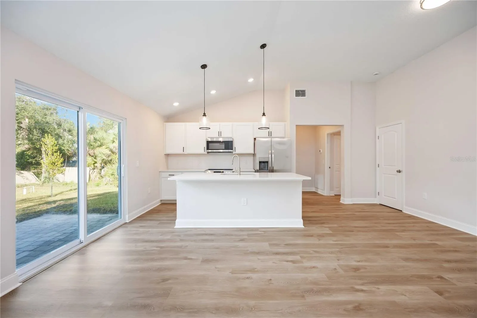 2765 DUMONT LN