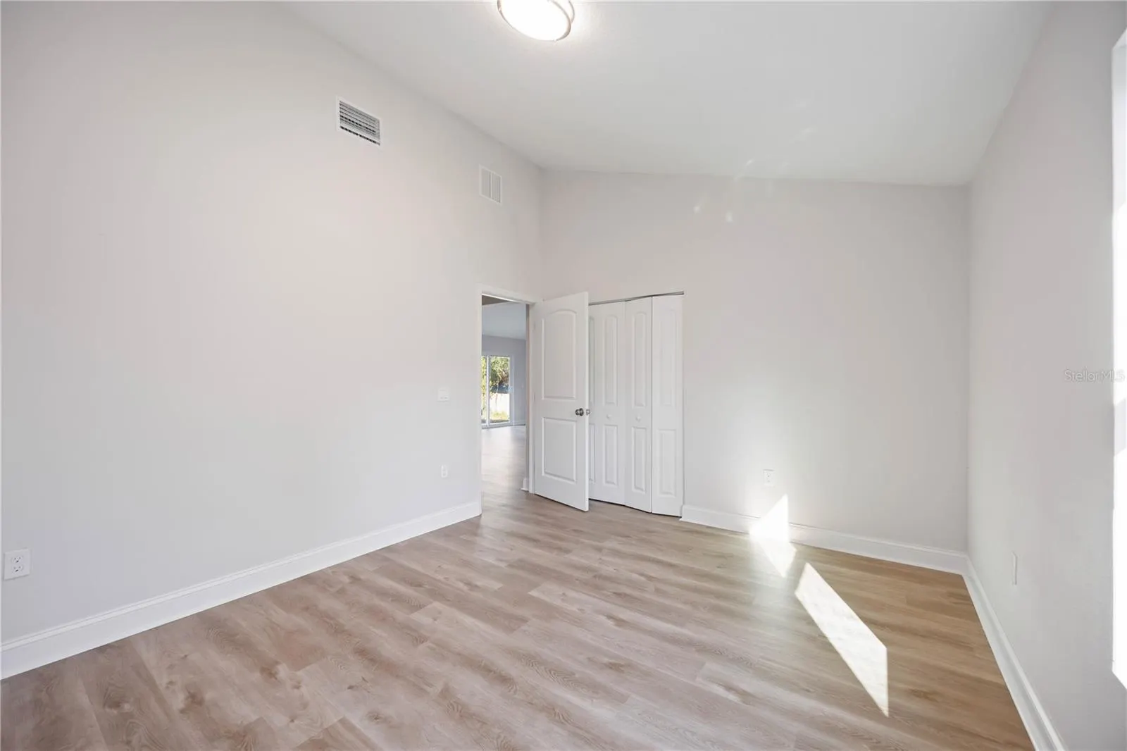 2765 DUMONT LN