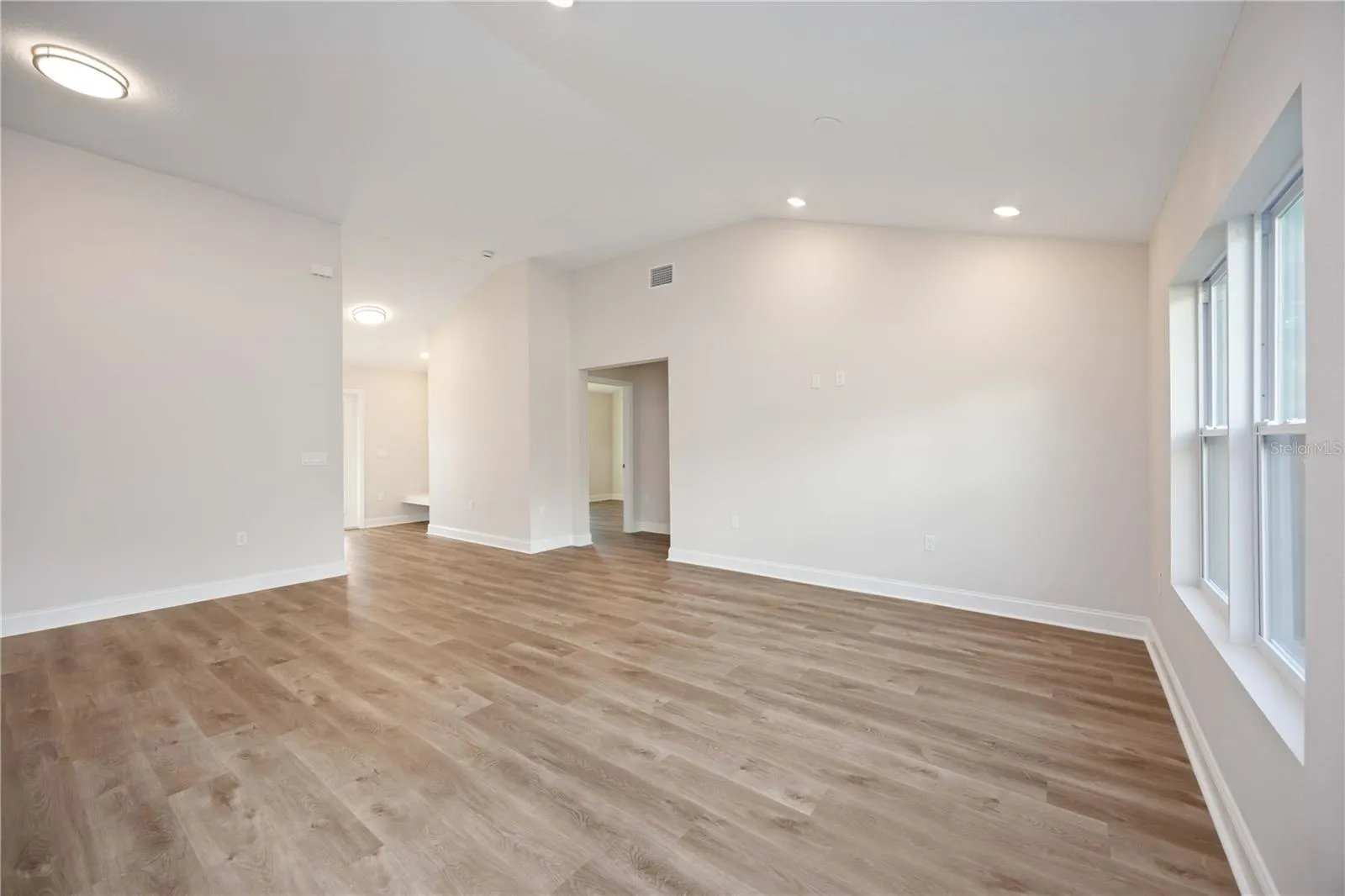 2765 DUMONT LN
