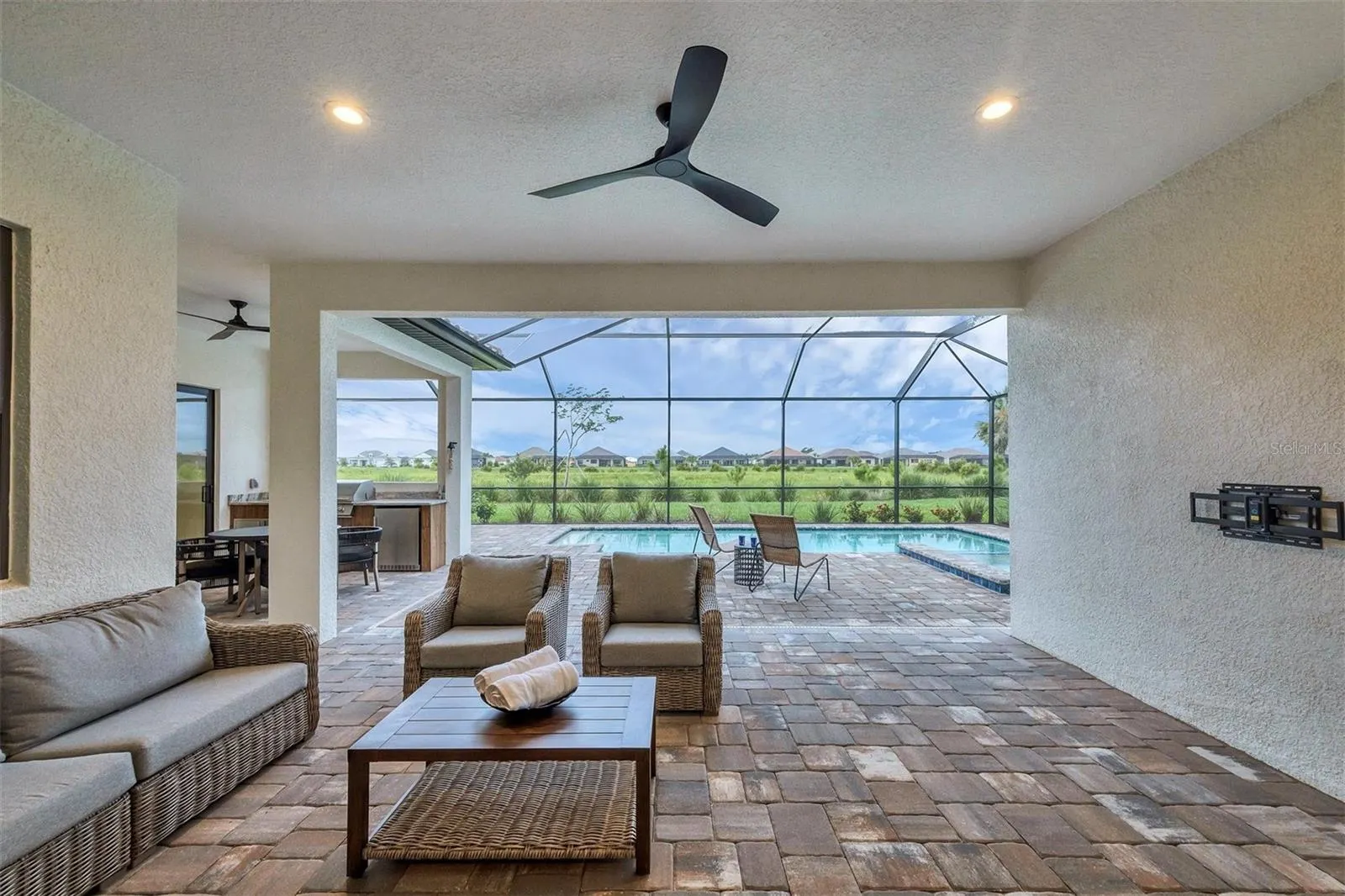 11057 HOGAN CIR