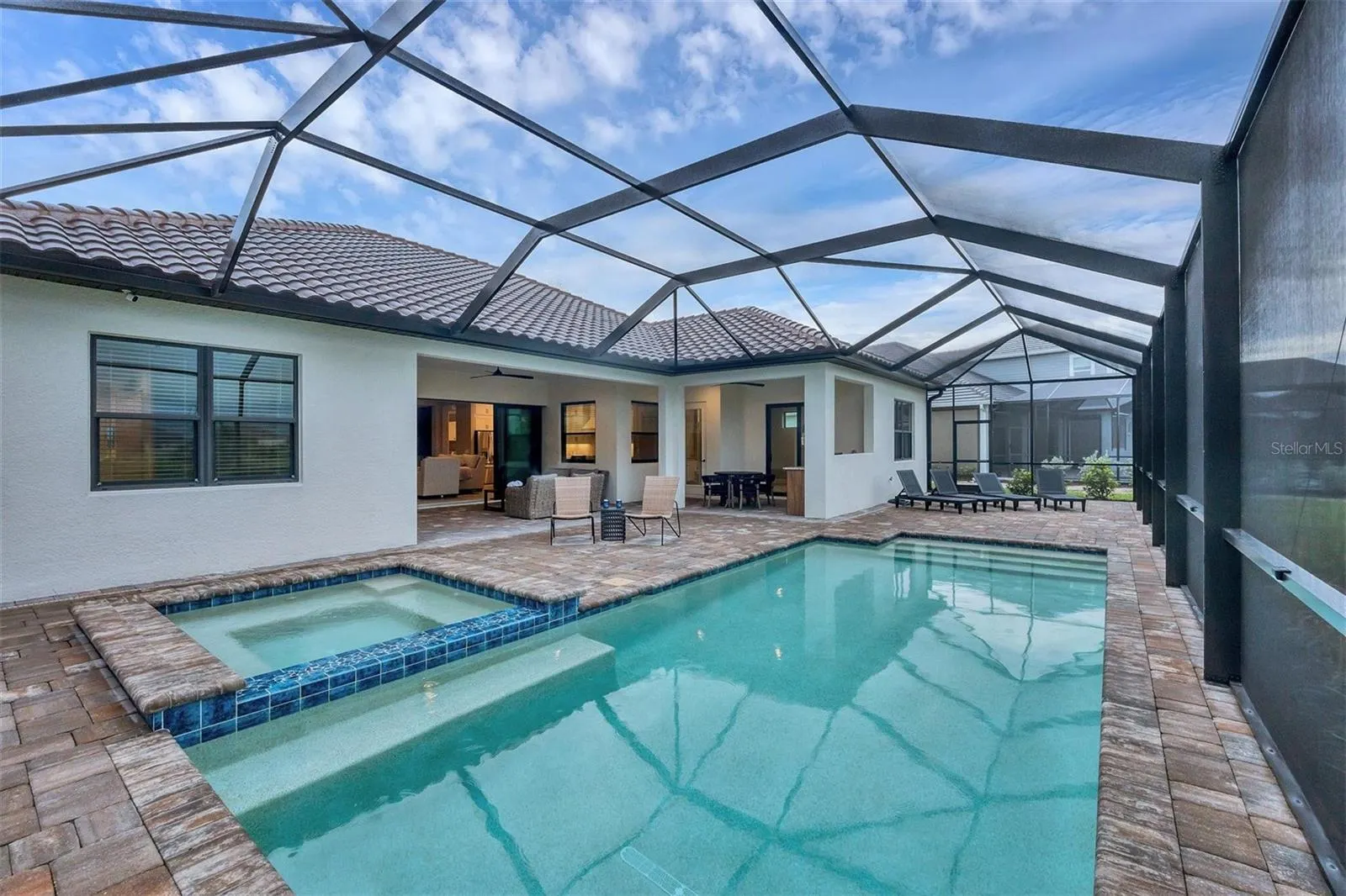 11057 HOGAN CIR