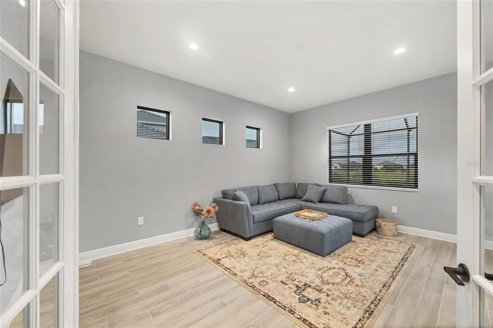 11057 HOGAN CIR