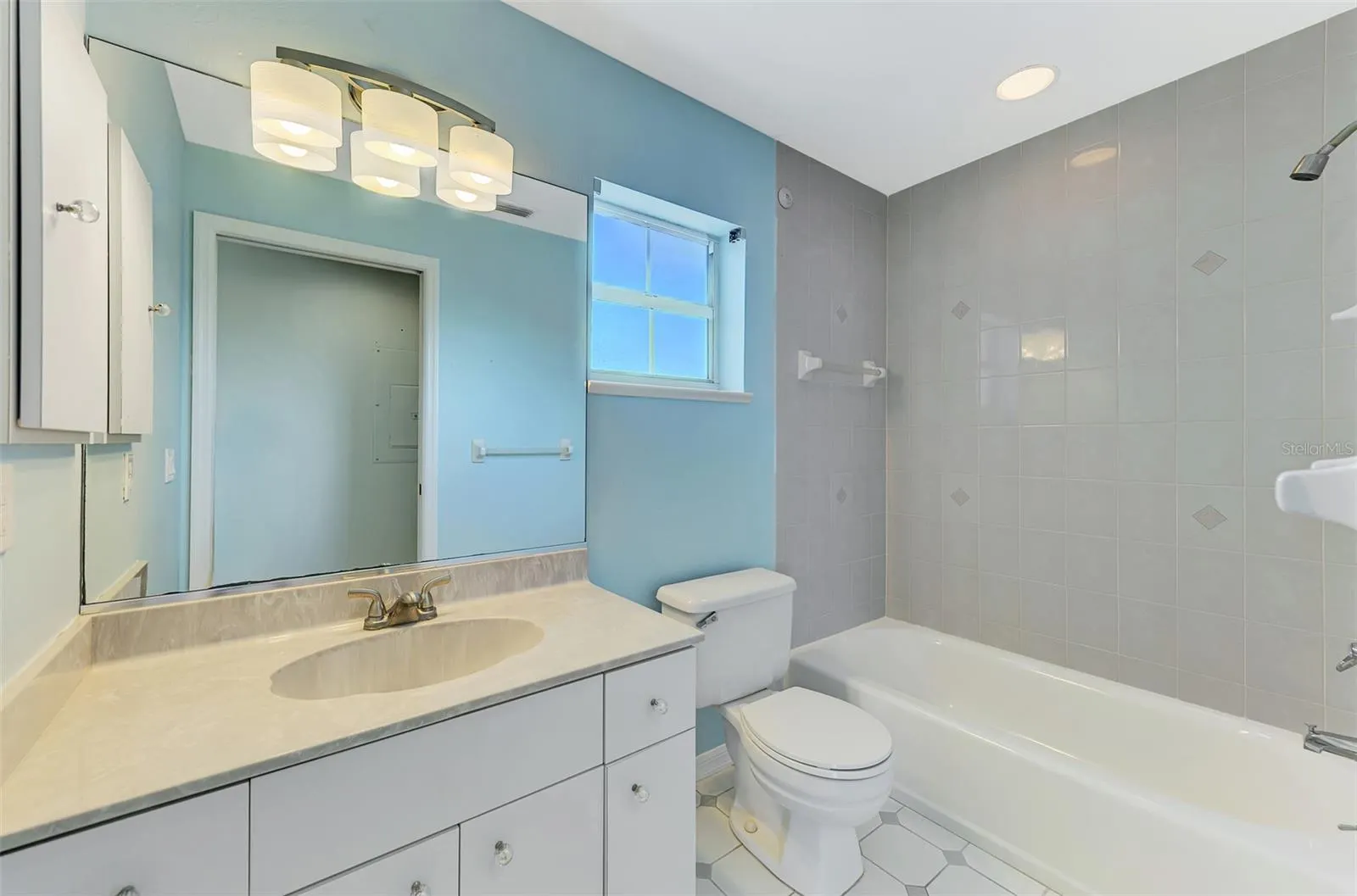 1380 BEACH RD #4, #4
