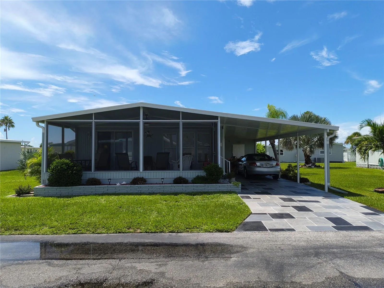 501 LONGWOOD DR