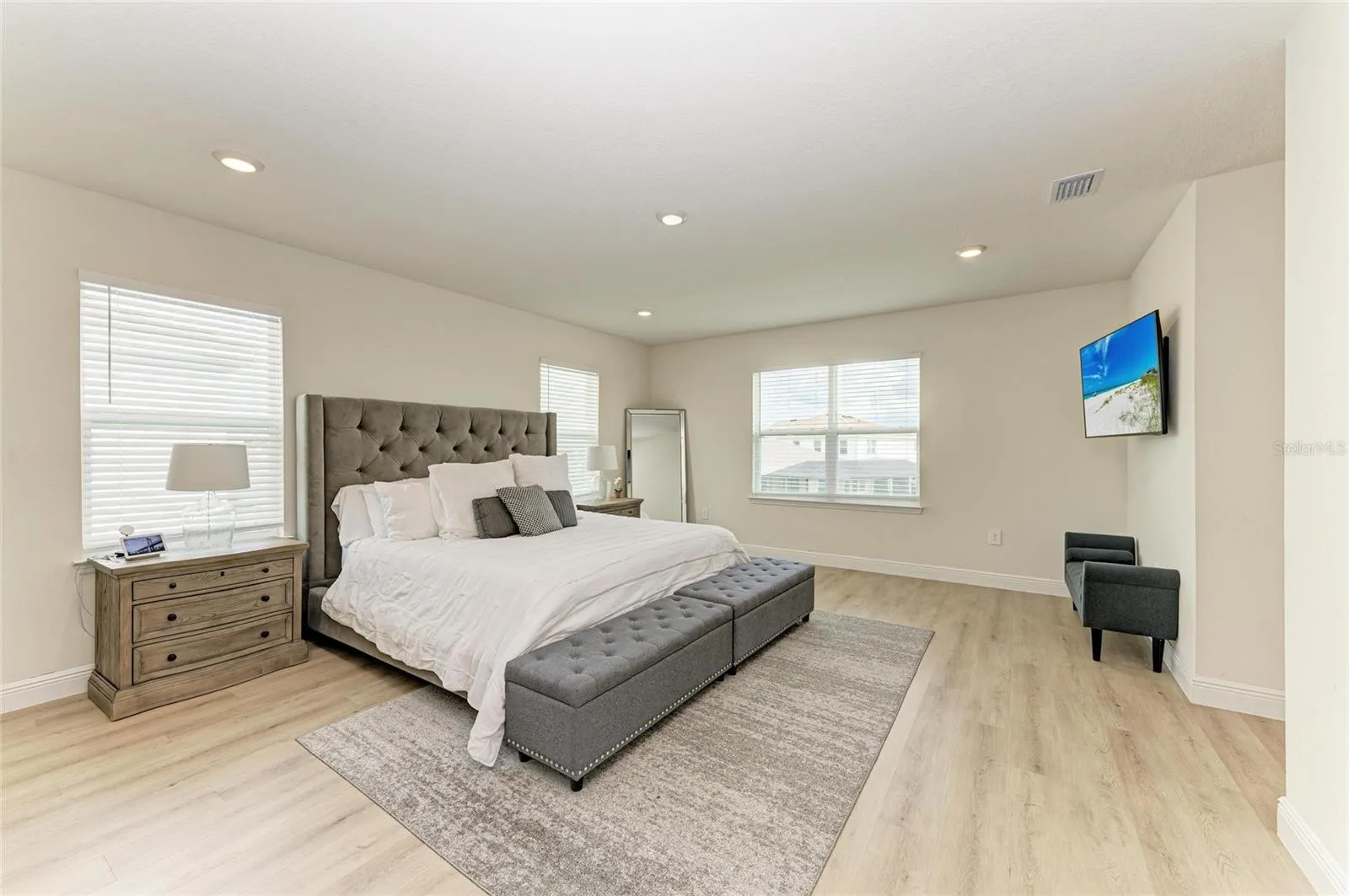 16724 BARNWOOD PL