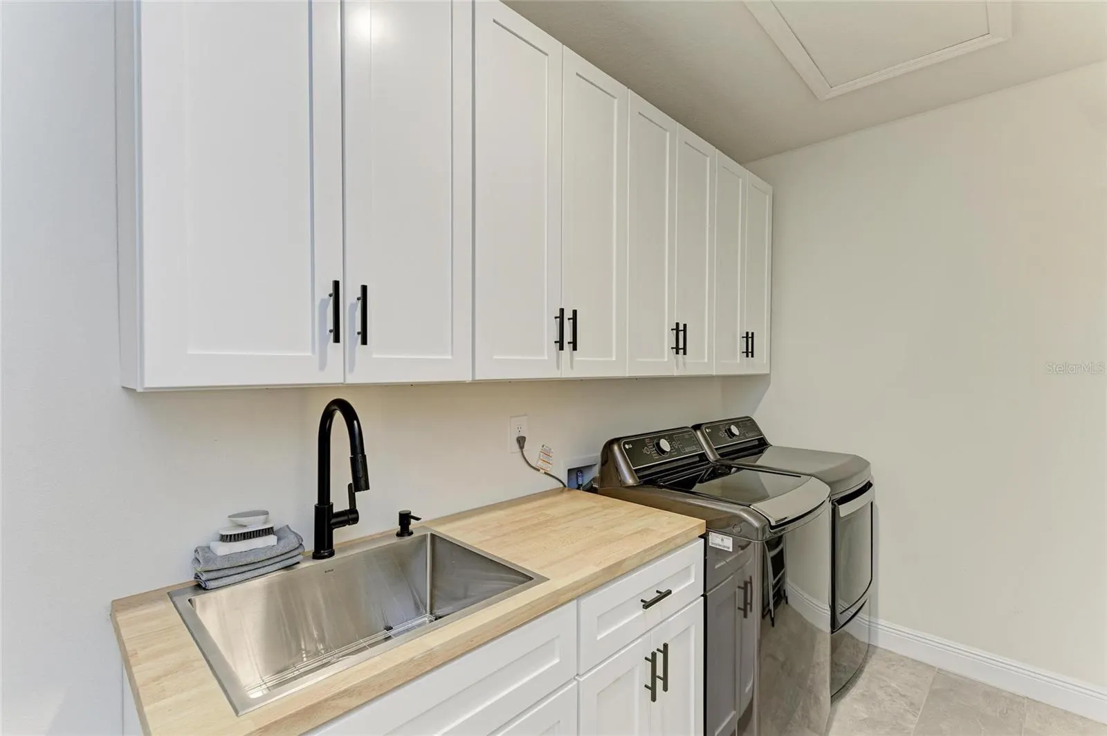 16724 BARNWOOD PL