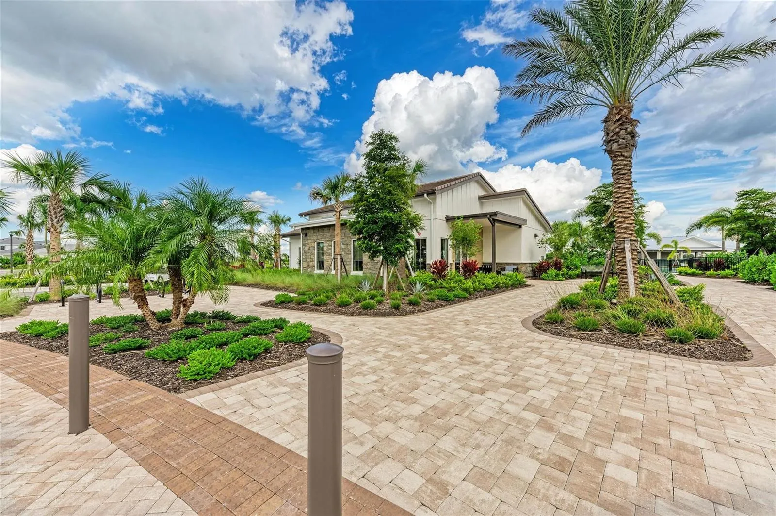 16724 BARNWOOD PL