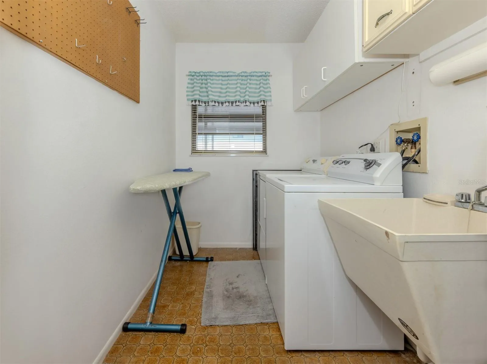 1708 BONITAS CIR #1726A, #1726A