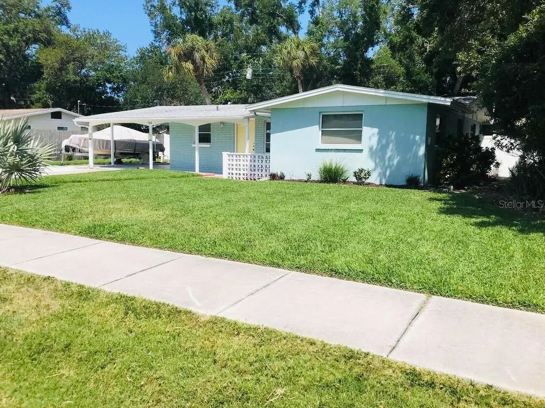 564 W SEMINOLE DR