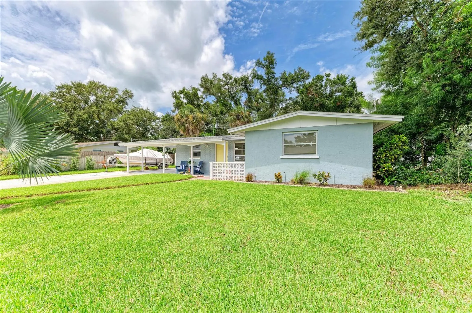 564 W SEMINOLE DR