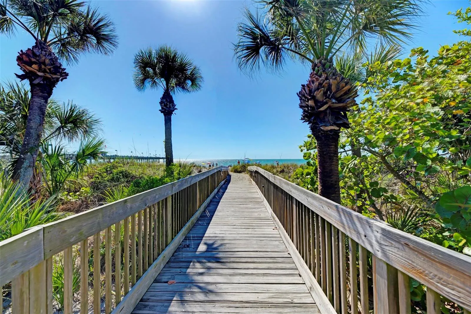 564 W SEMINOLE DR