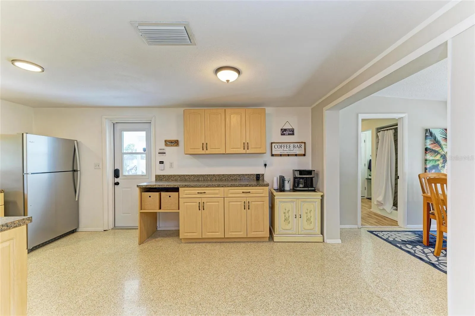 564 W SEMINOLE DR