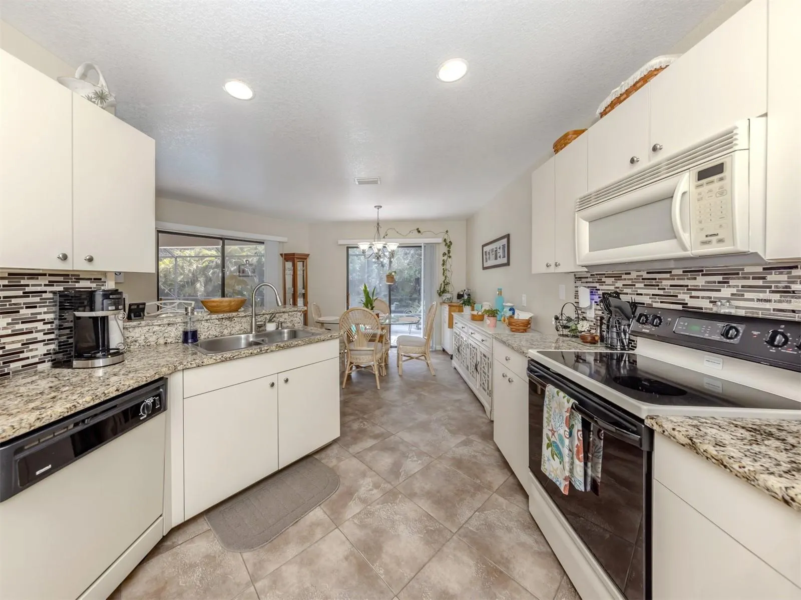7851 HOWSER CT