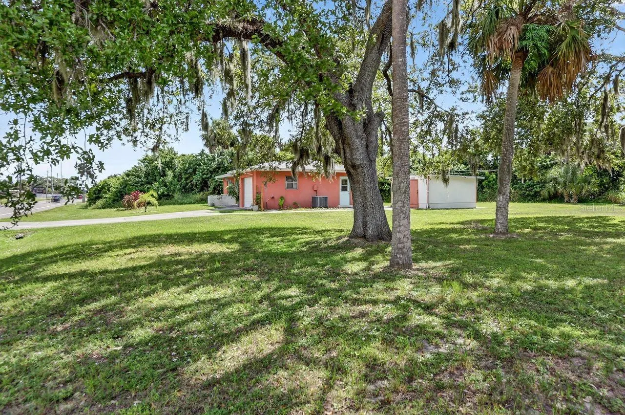 18033 COCHRAN BLVD