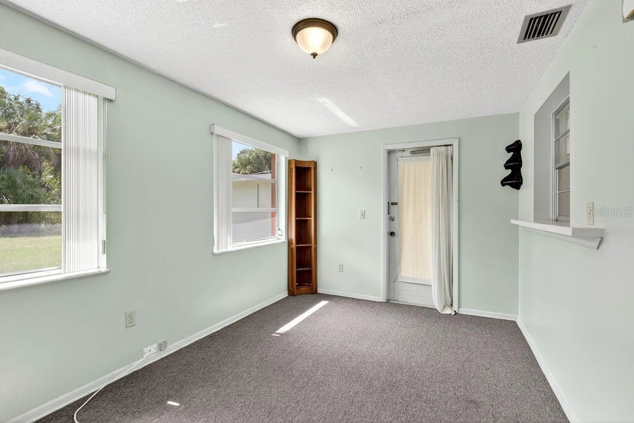 18033 COCHRAN BLVD