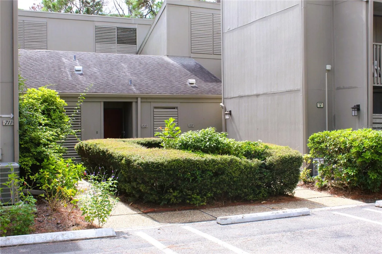 707 PINE RUN DR