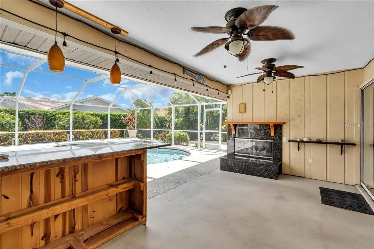 1422 QUAIL LAKE DR