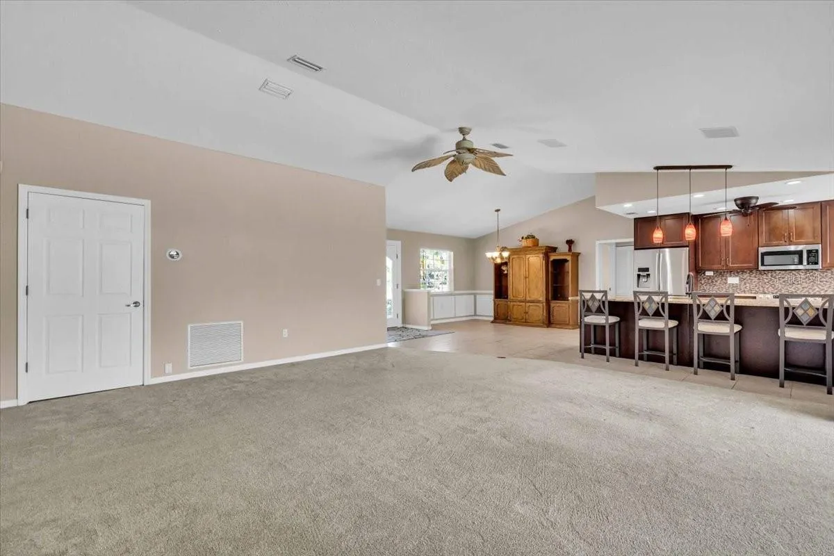 1422 QUAIL LAKE DR