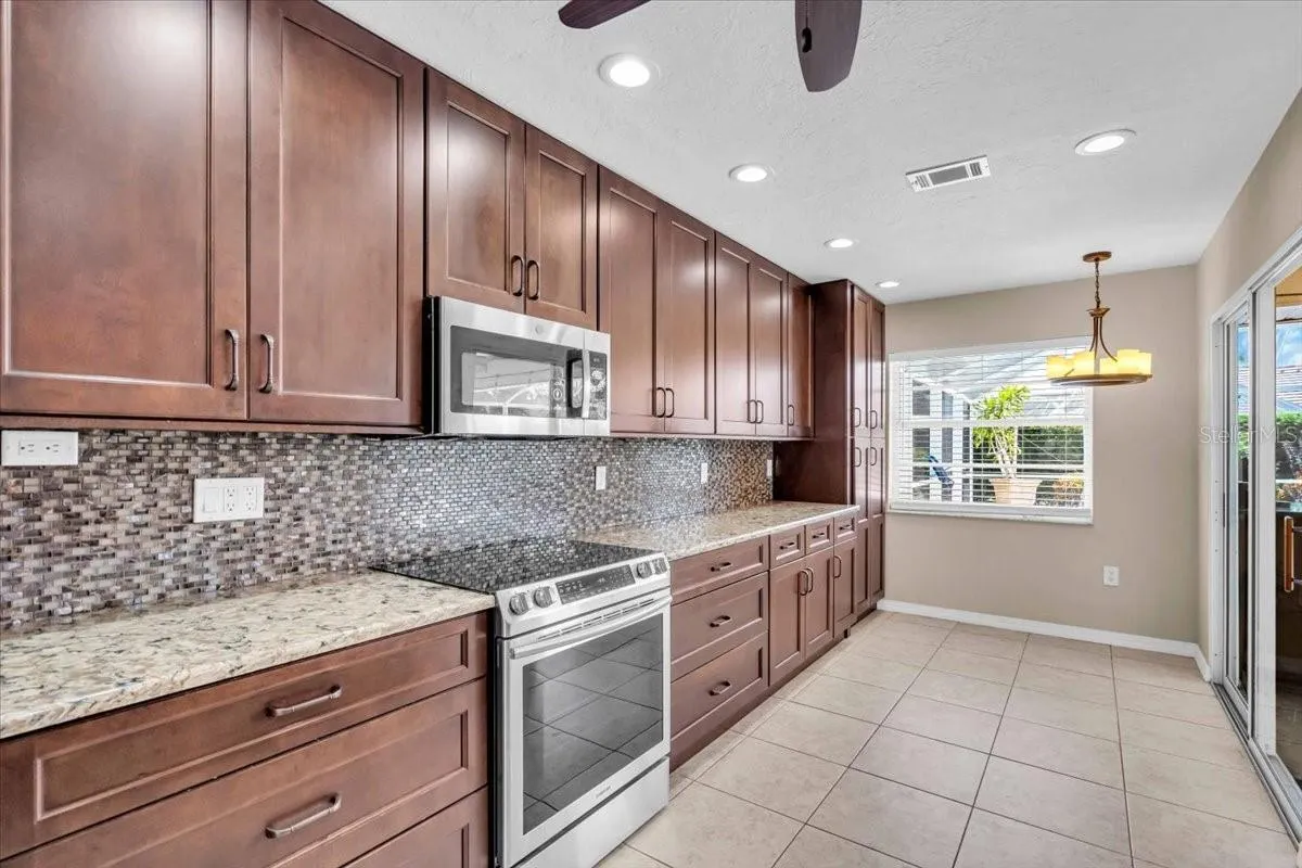 1422 QUAIL LAKE DR