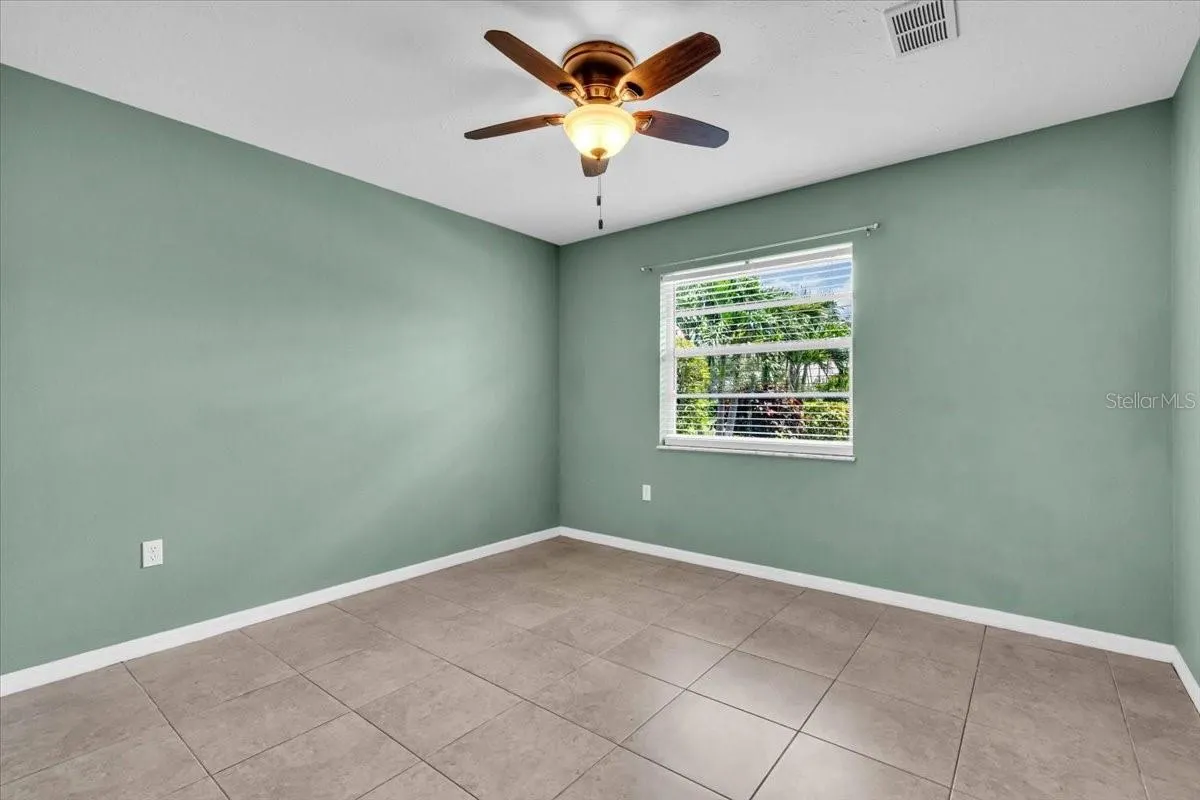 1422 QUAIL LAKE DR