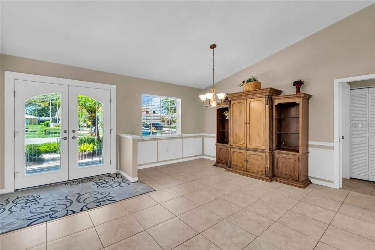 1422 QUAIL LAKE DR