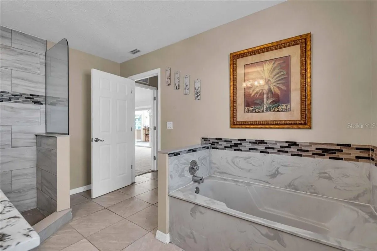 1422 QUAIL LAKE DR