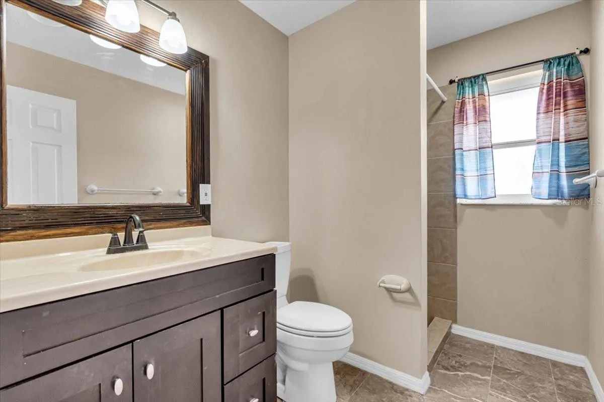 1422 QUAIL LAKE DR