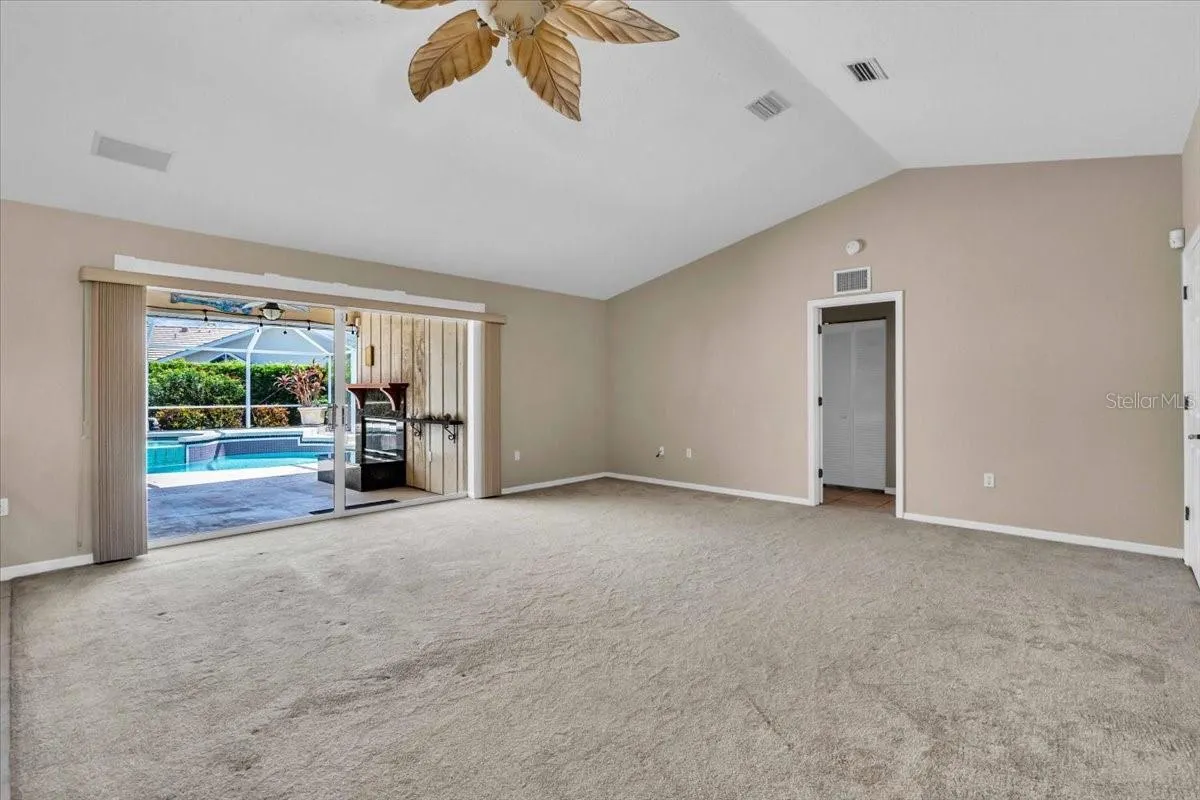1422 QUAIL LAKE DR