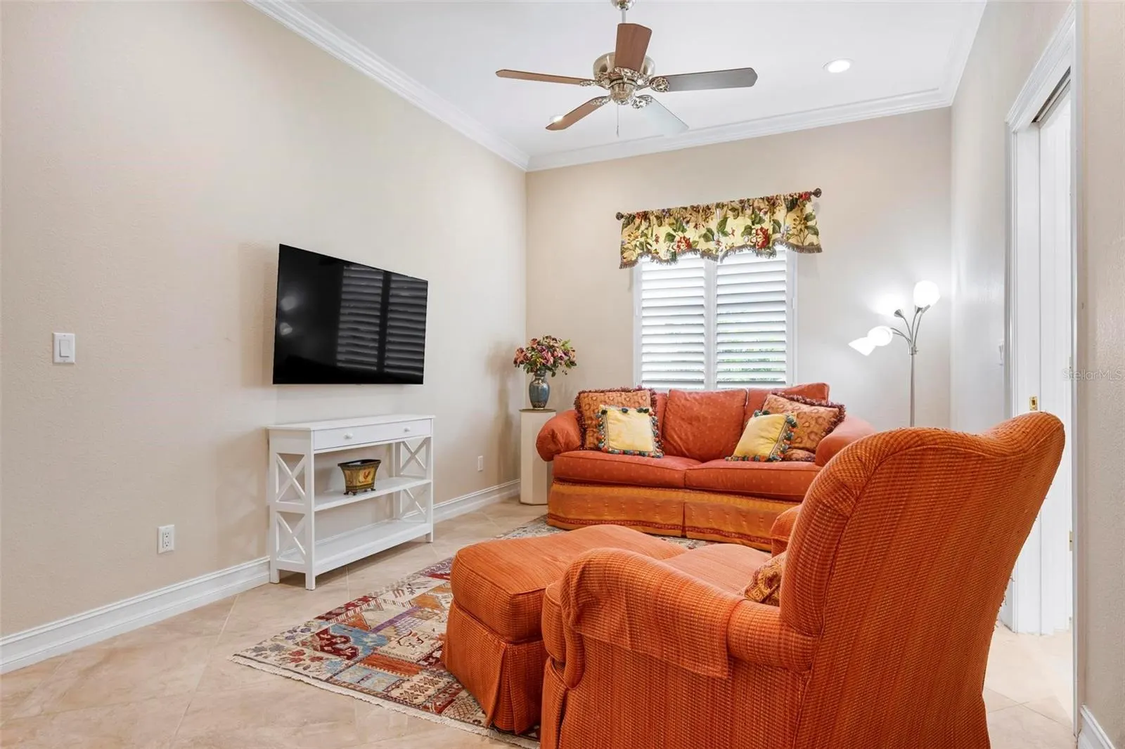 225 PESARO DR