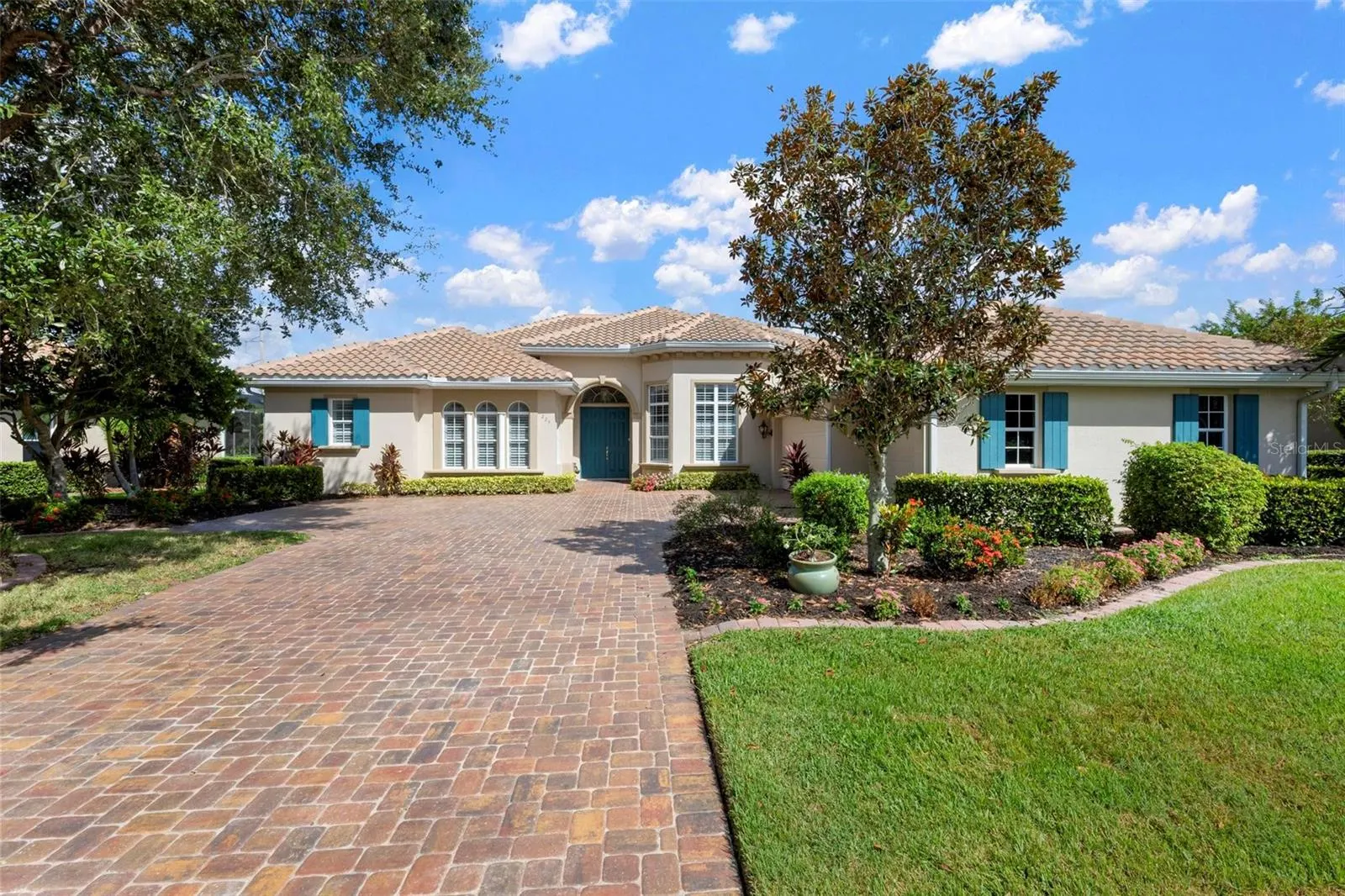 225 PESARO DR
