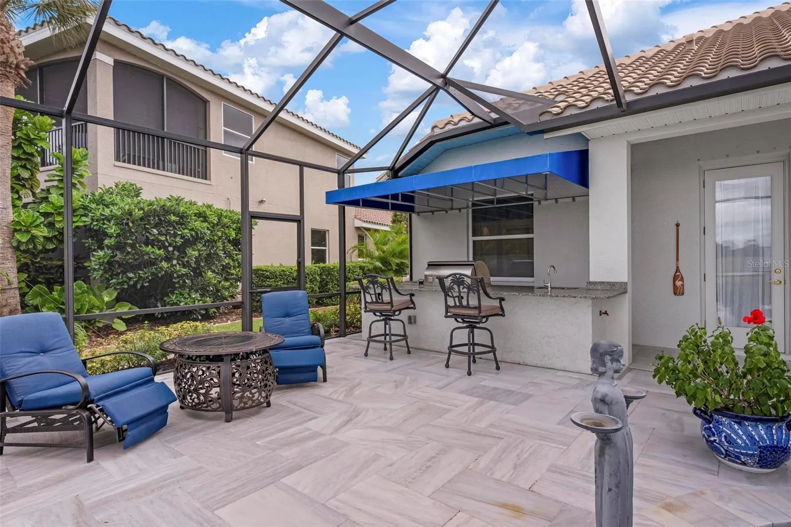 225 PESARO DR