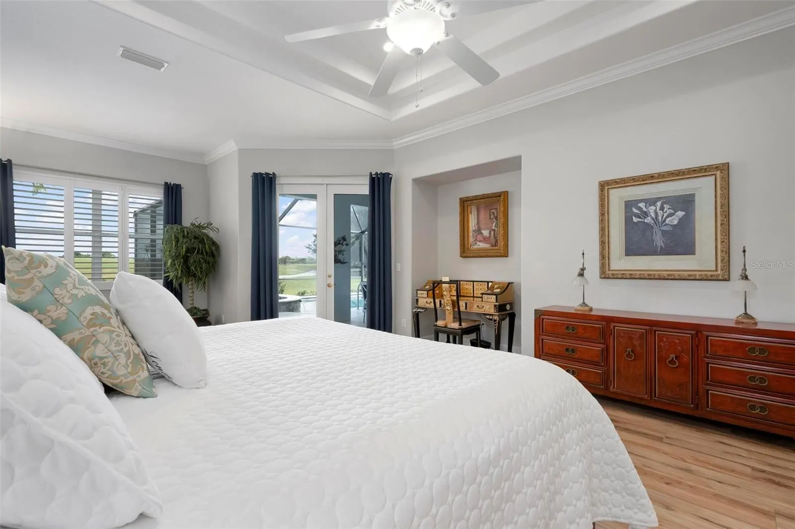 225 PESARO DR