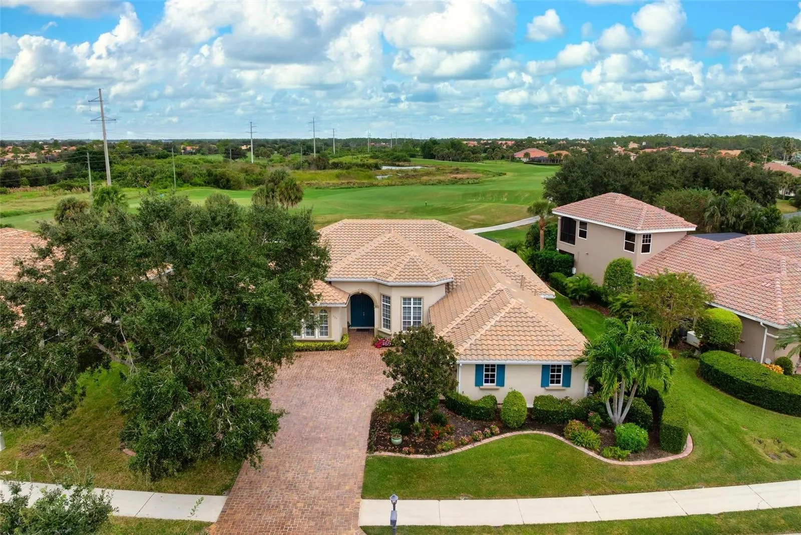 225 PESARO DR