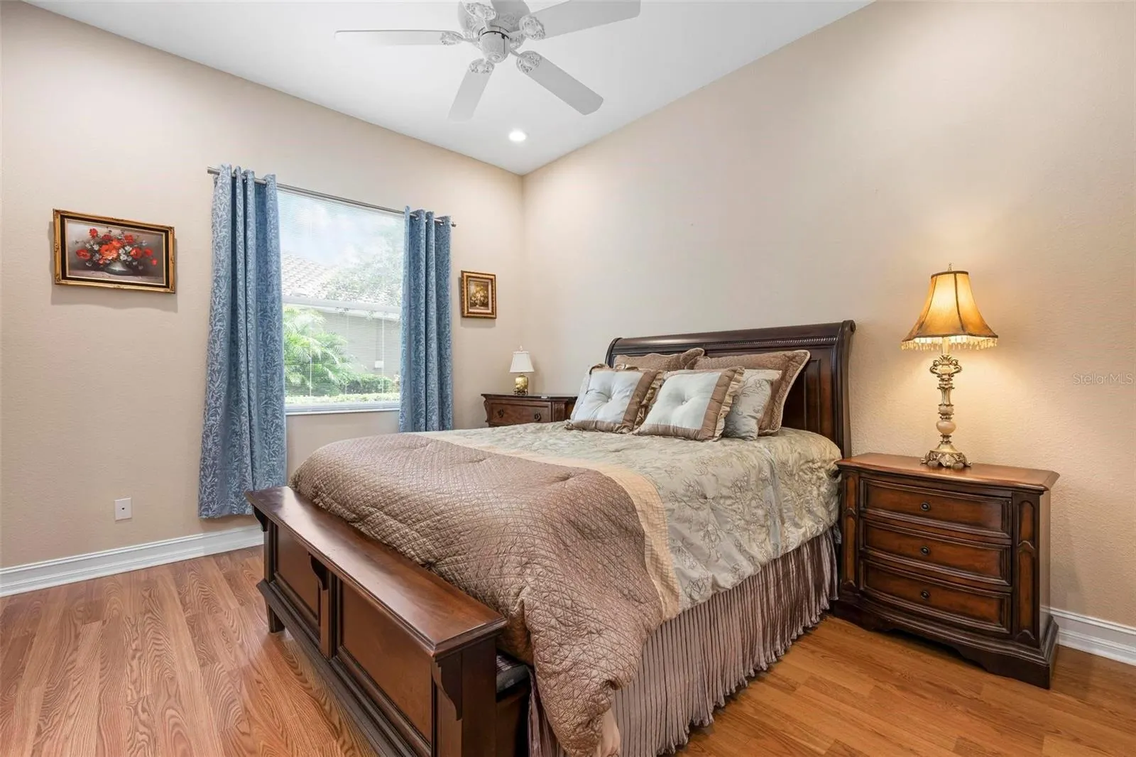 225 PESARO DR