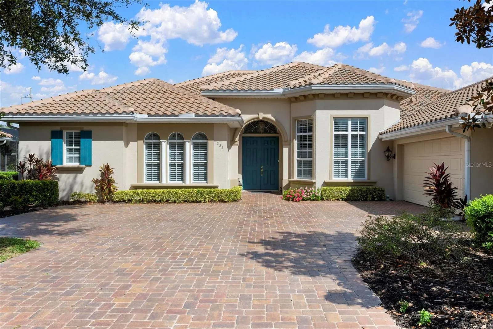 225 PESARO DR